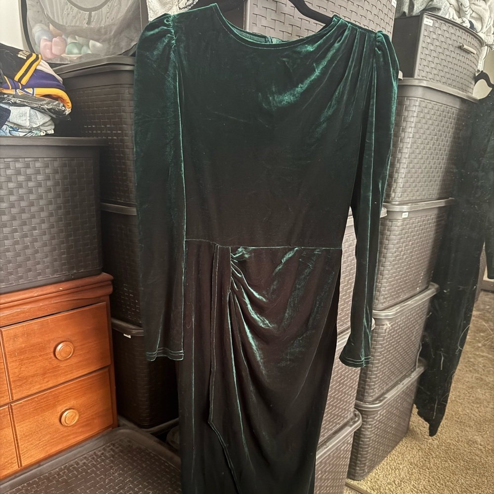 Elegant Green Velvet Dress
